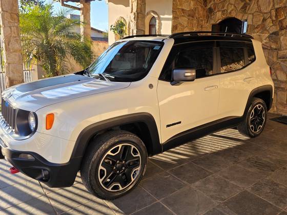 JEEP RENEGADE 2.0 16V TURBO DIESEL TRAILHAWK 4P 4X4 AUTOMÁTICO